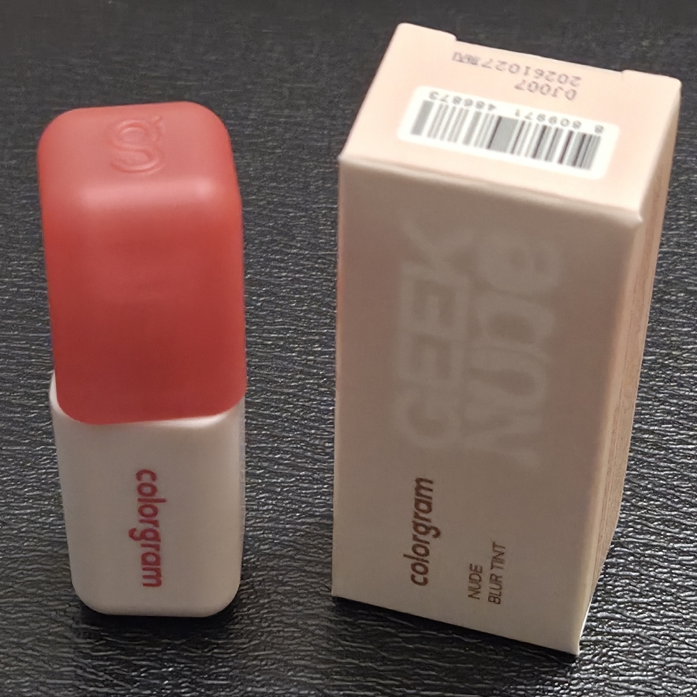 Colorgram Nude Blur Tint Stain and Blush in 05 Vintage Red - Picture 9 of 11